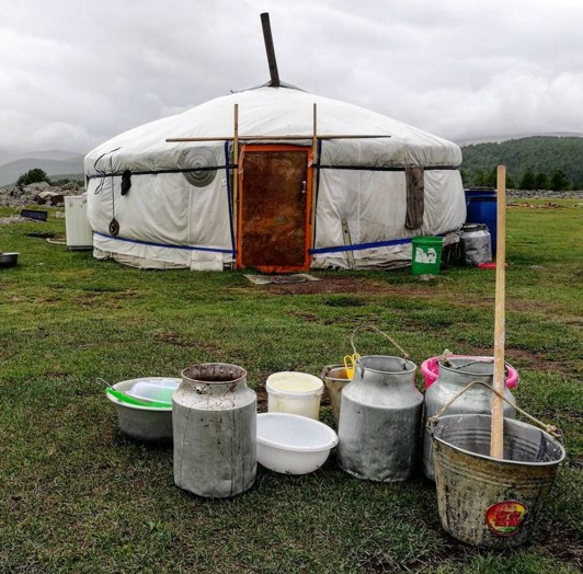 mongolian-tent-foods